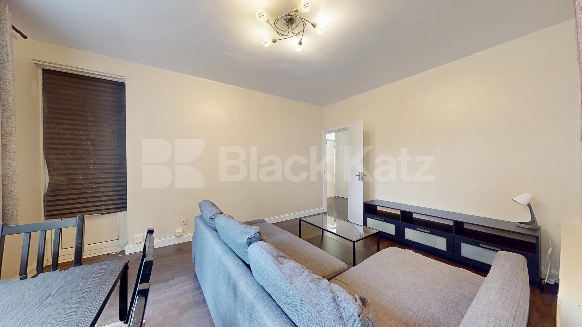 Spacious One Bedroom Flat in Prestigious St Johns Wood by Regents Park Townshend Road, St Johns Wood